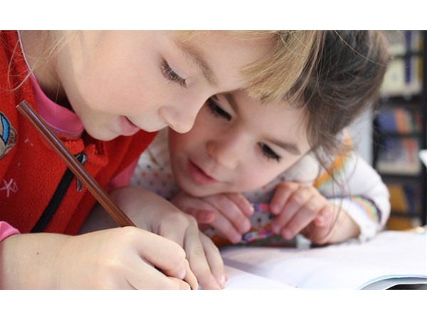 孩子專注力不足，須報(bào)名兒童專注力培訓(xùn)機(jī)構(gòu)？